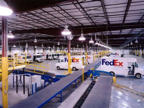 ca: Customer Service: 1. . Federal express warehouse